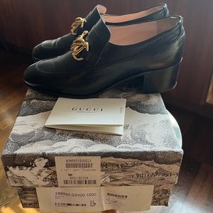 Gucci Ice Lolly Leather Chain Loafers **w/ Original Dust Bags, Box and Tag**
